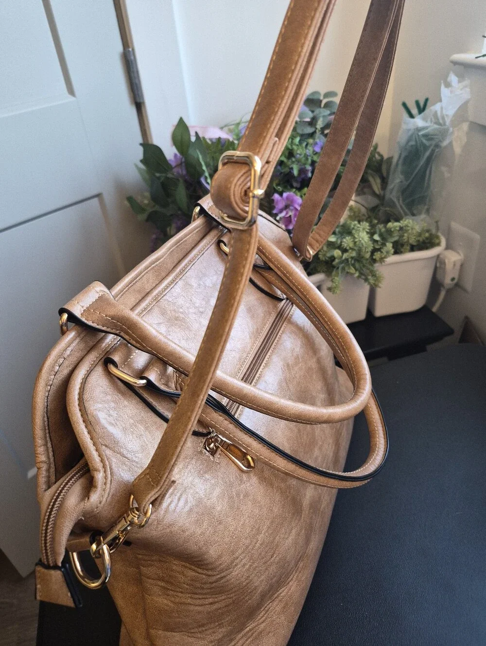 The Unbranded Brand elegant tan